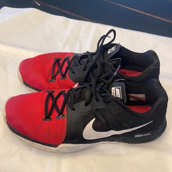 NIKE ♥️🖤RED & BLACK Training Shoes 🖤♥️Dual Fusion - Picture 4 of 8